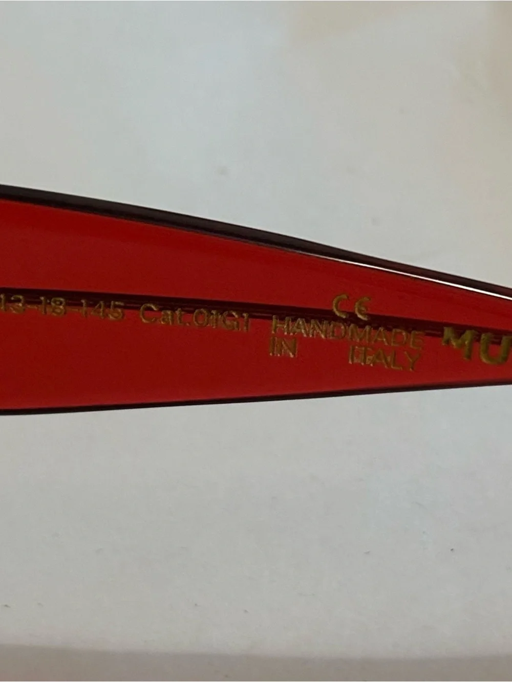 MUSU bold red